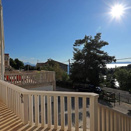 Sea View Apartments Selca  Экстерьер фото